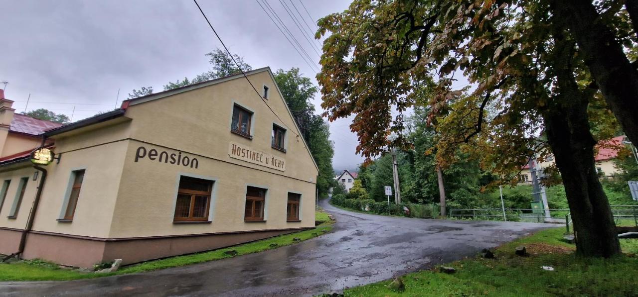Hostinec U Reky Hotel Ostravice Exterior foto